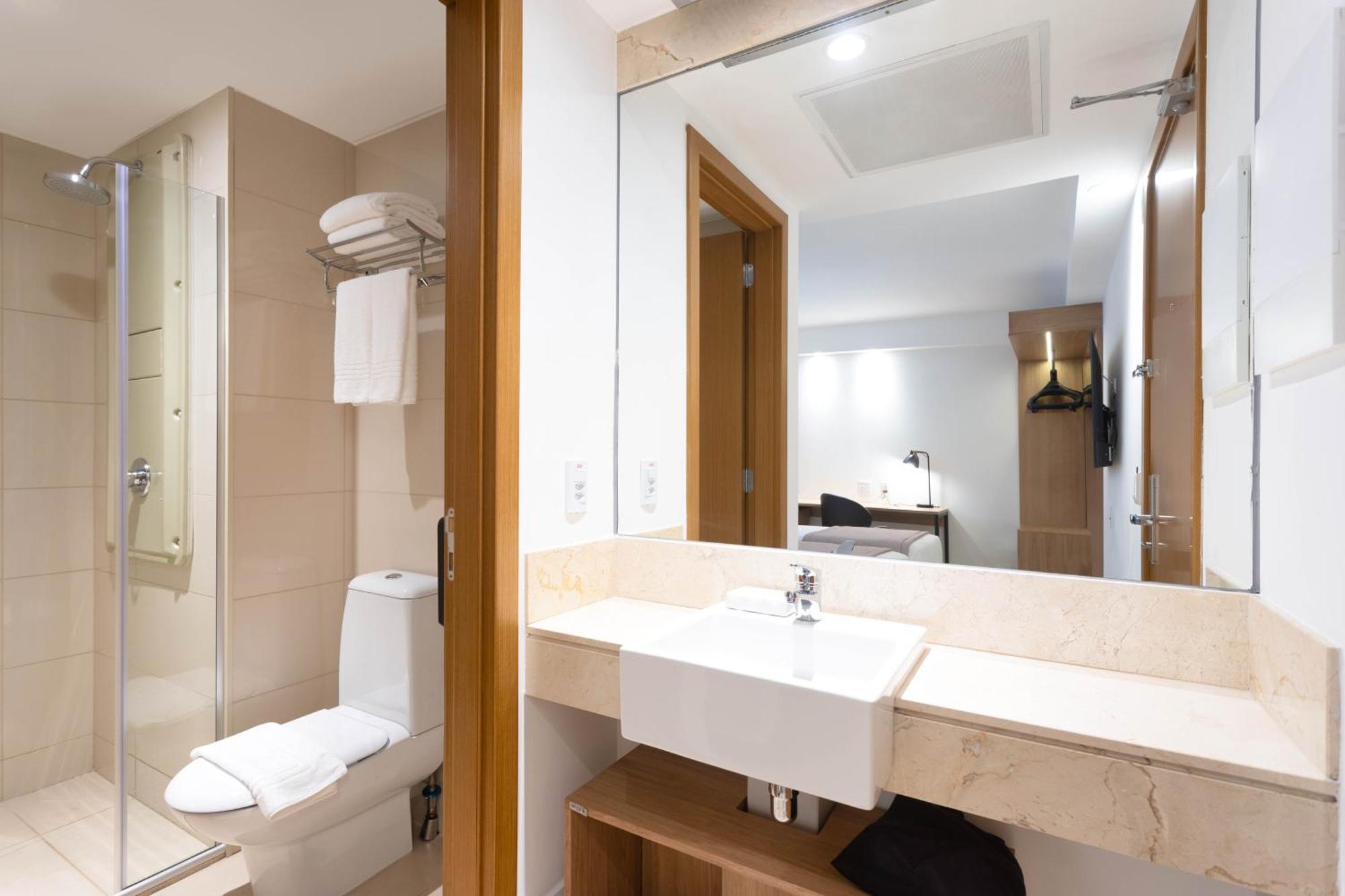 ホテル Tryp By Wyndham Brasilia Nacoes エクステリア 写真