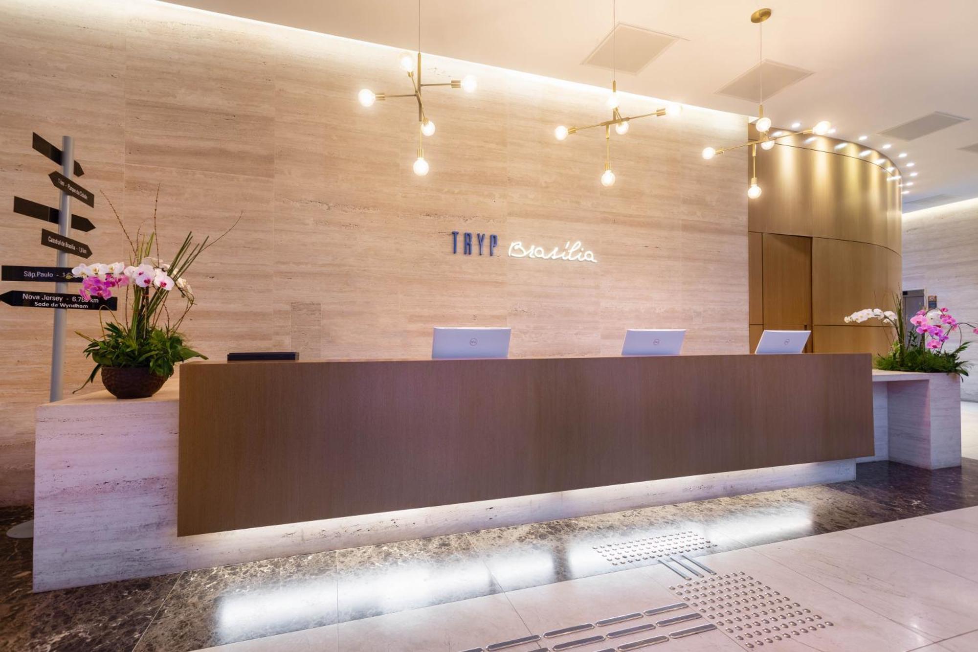 ホテル Tryp By Wyndham Brasilia Nacoes エクステリア 写真